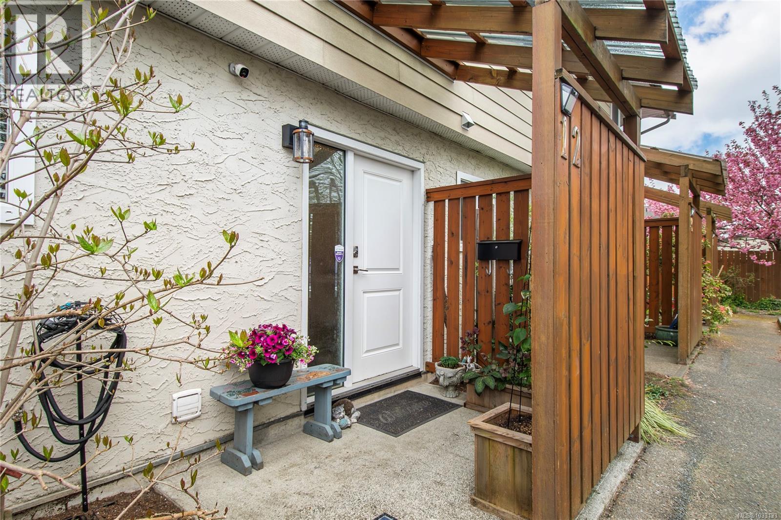 #12 951 17th St - Image 2