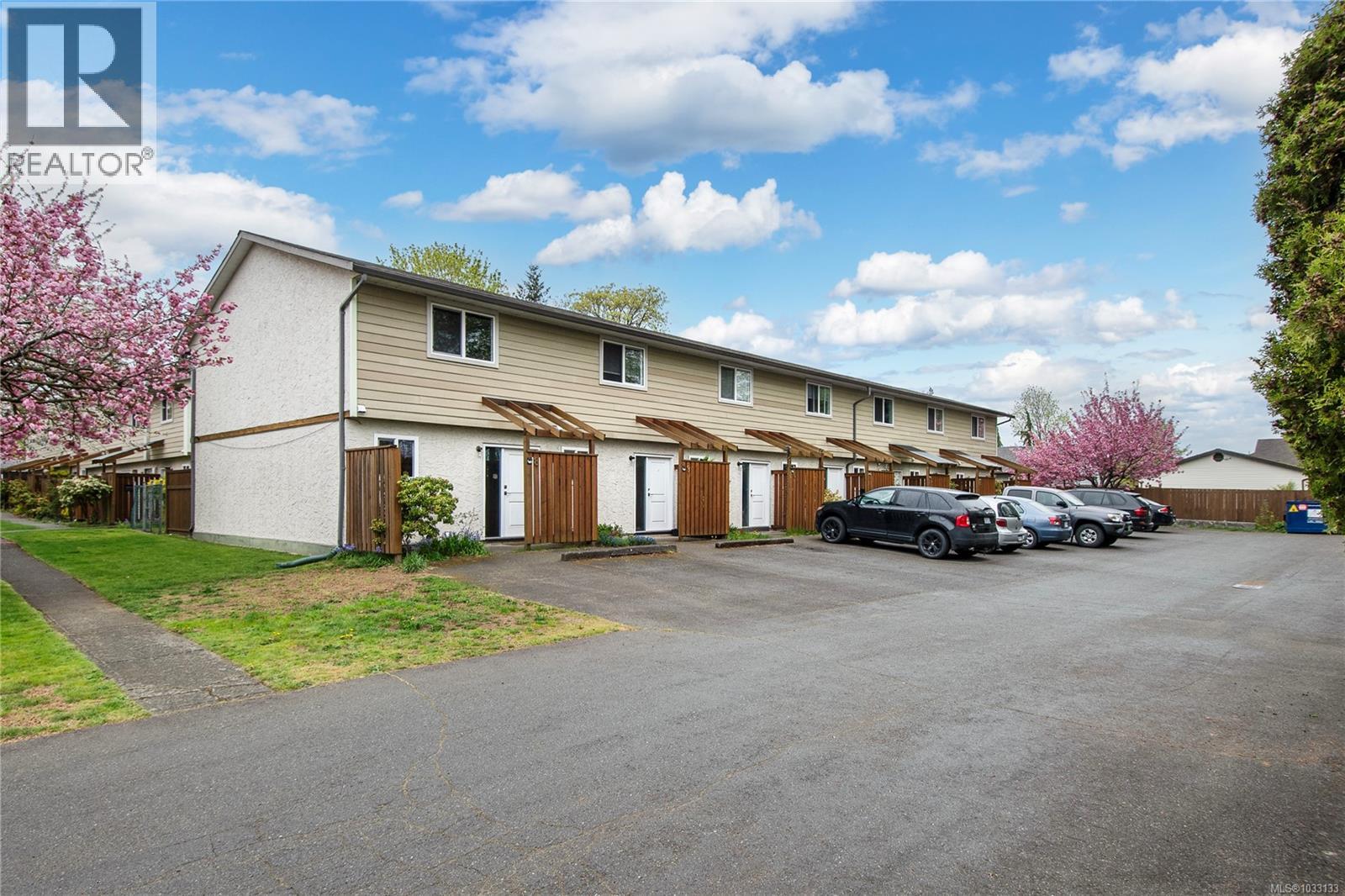 #12 951 17th St - 1