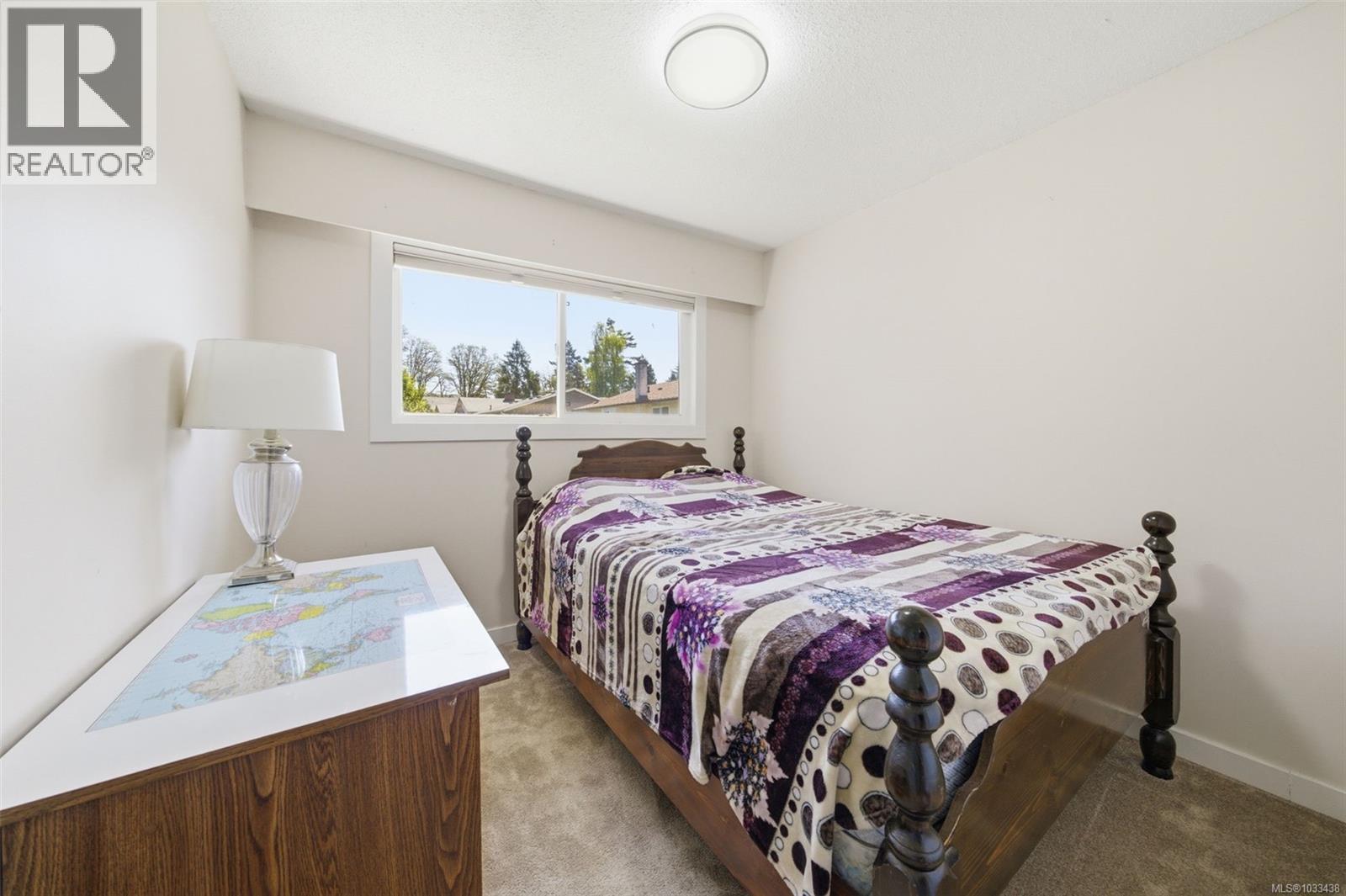  4351 TORQUAY Drive, Saanich