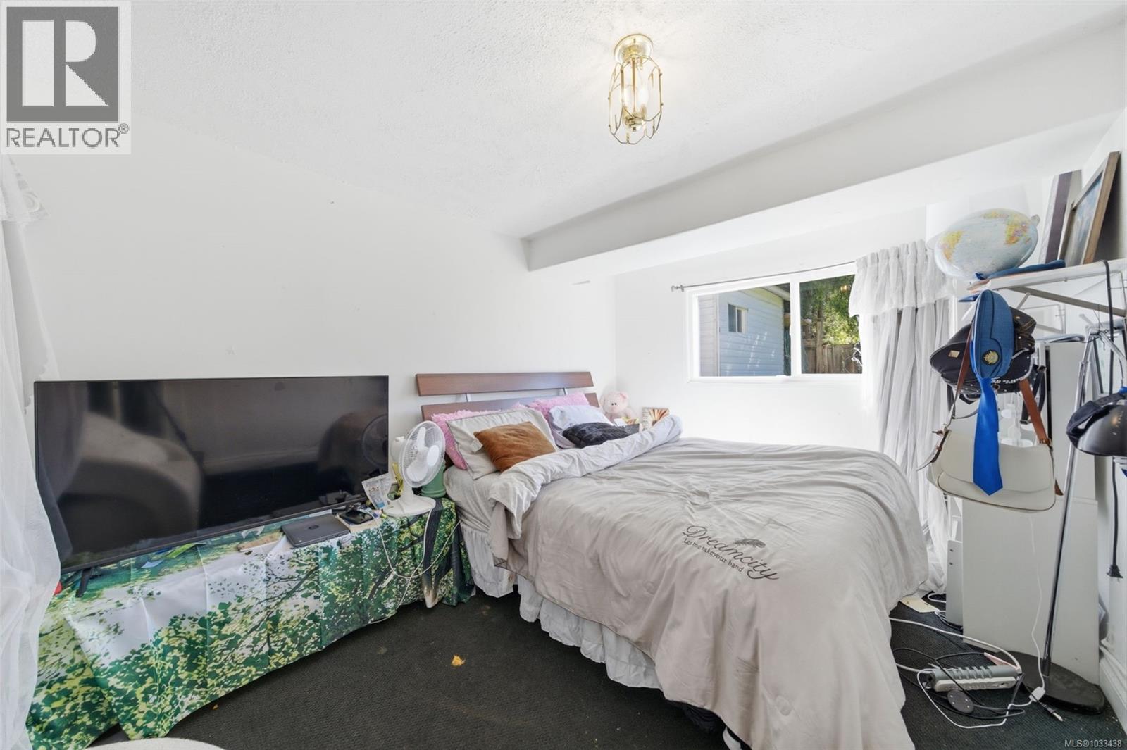  4351 TORQUAY Drive, Saanich