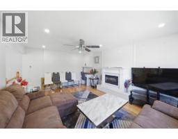 4351 Torquay Dr, Saanich, BC V8N3L3 Photo 13