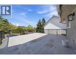 4351 Torquay Dr, Saanich, BC V8N3L3 Photo 33