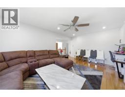 4351 Torquay Dr, Saanich, BC V8N3L3 Photo 21