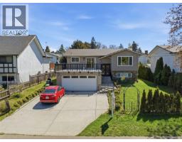 4351 Torquay Dr, Saanich, BC V8N3L3 Photo 16