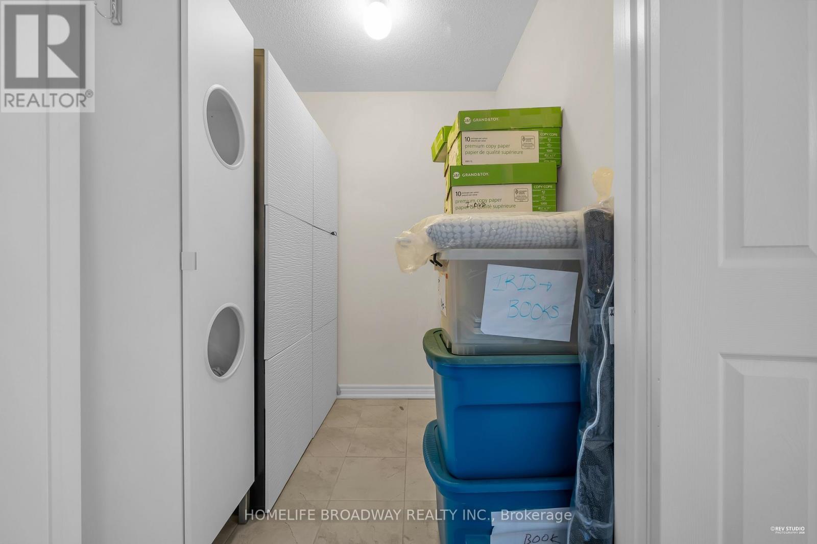 28 PAPER MILLS CRESCENT - 34