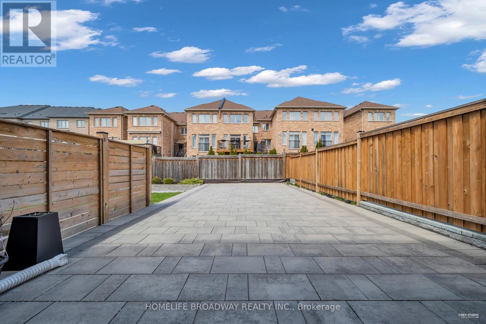 28 PAPER MILLS CRESCENT - 36