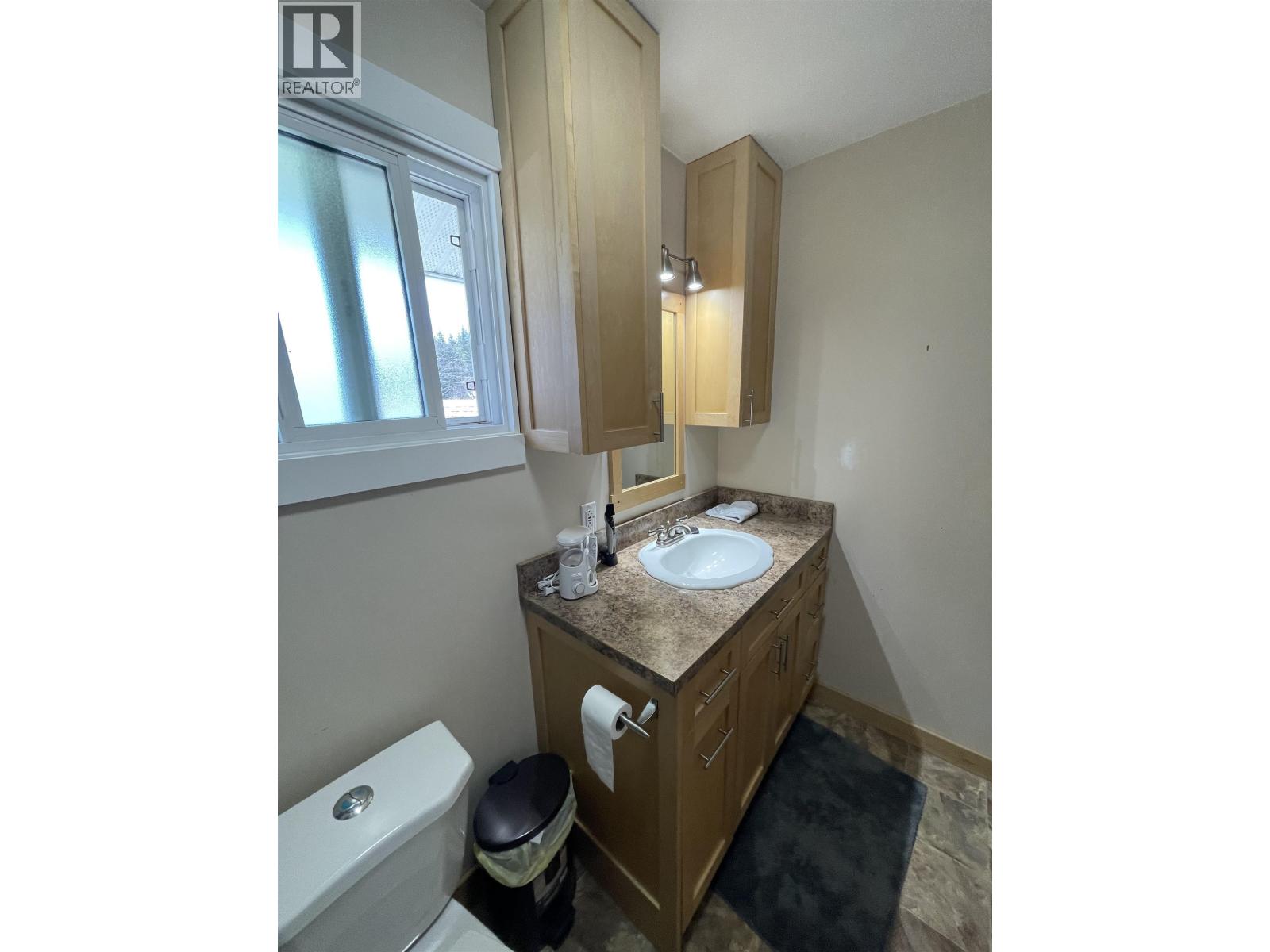 2090 CHURCHILL DRIVE - 20