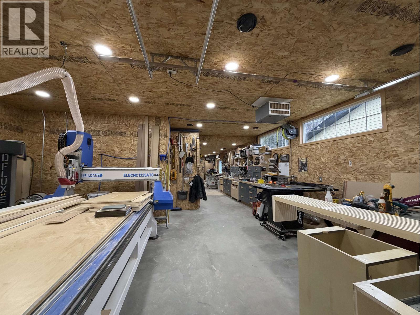 2090 CHURCHILL DRIVE - 23