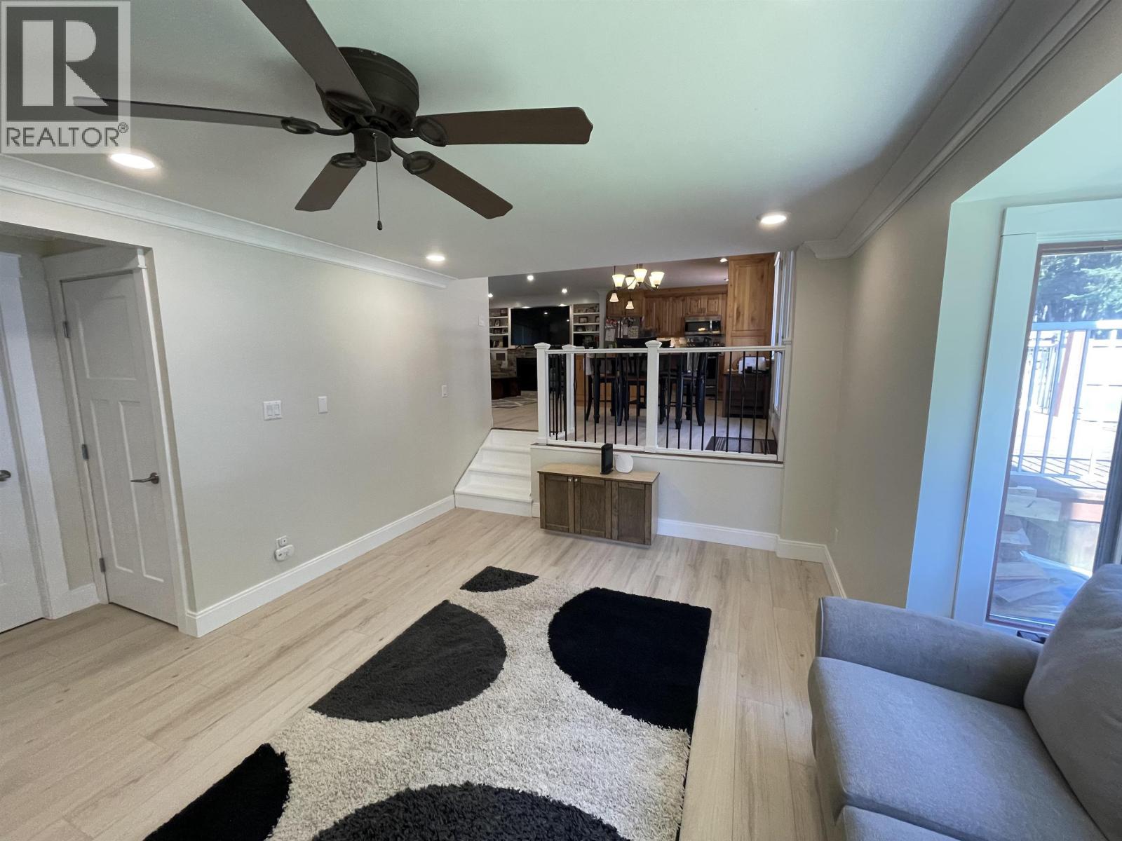 2090 CHURCHILL DRIVE - 10