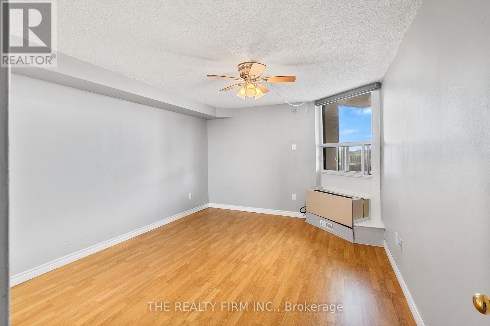 #905 363 COLBORNE STREET - 17
