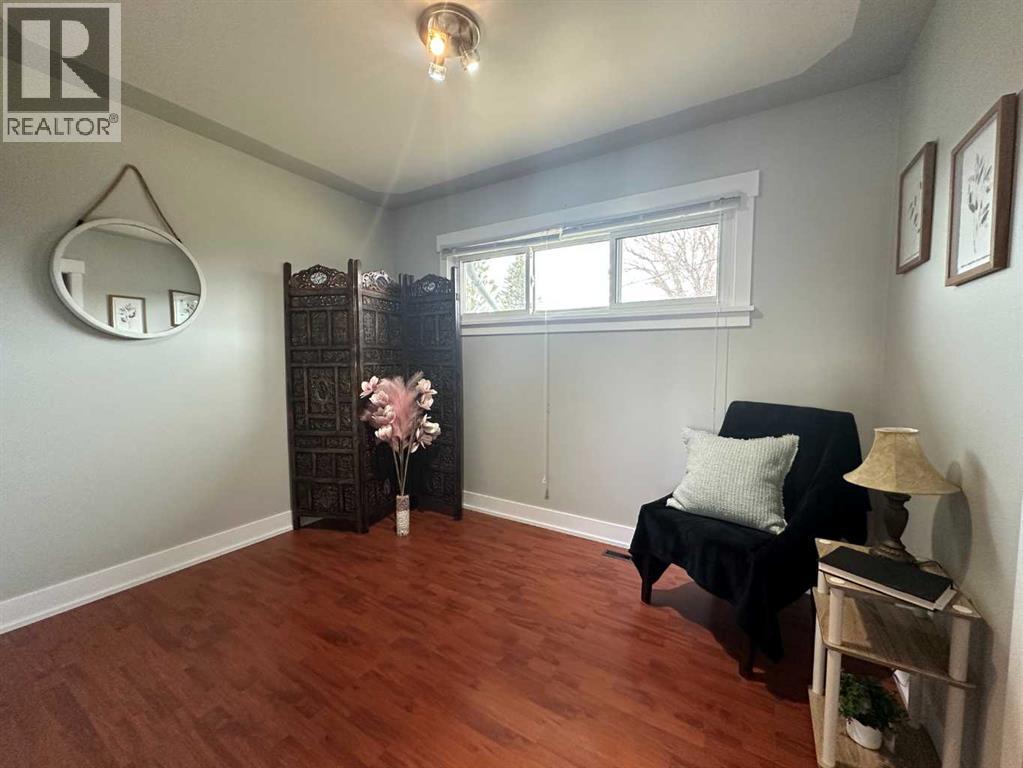 5002 57 Avenue — photo 13