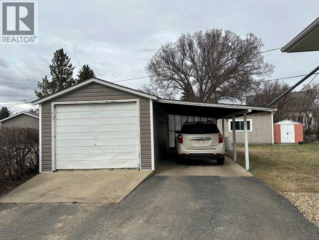 5002 57 Avenue - photo 2