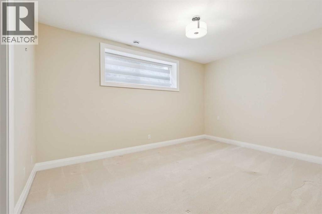 3036 28 Street SW — photo 34