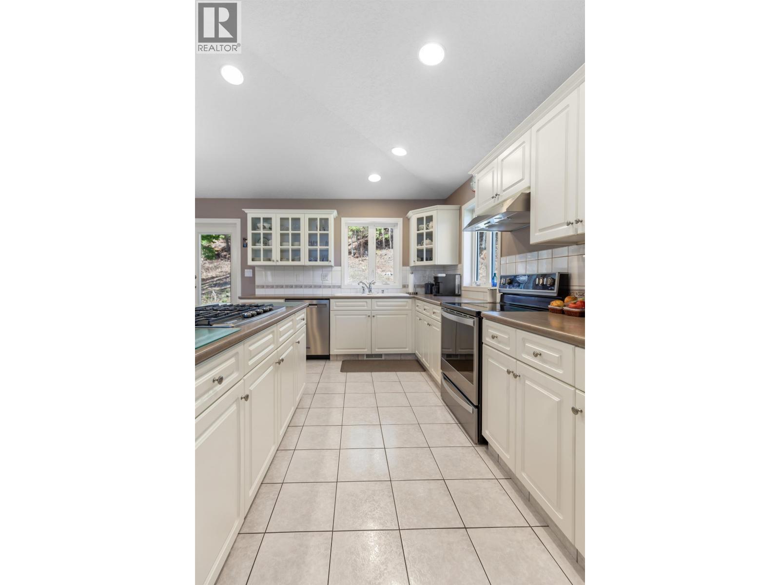 9288 SUMMERSET PLACE - 14