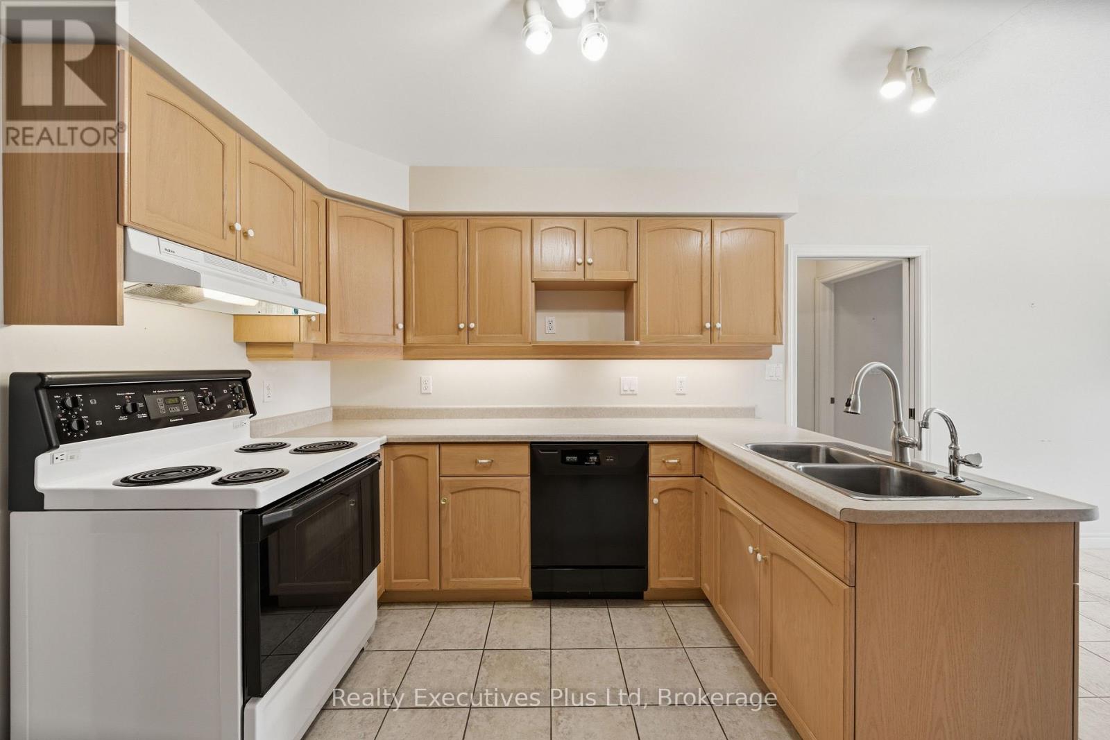 95 BASSWOOD DRIVE - 11