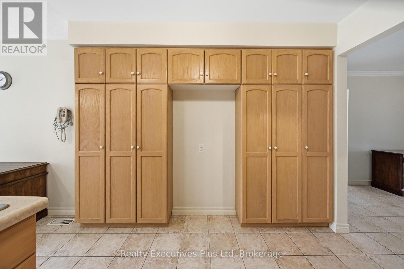 95 BASSWOOD DRIVE - 13