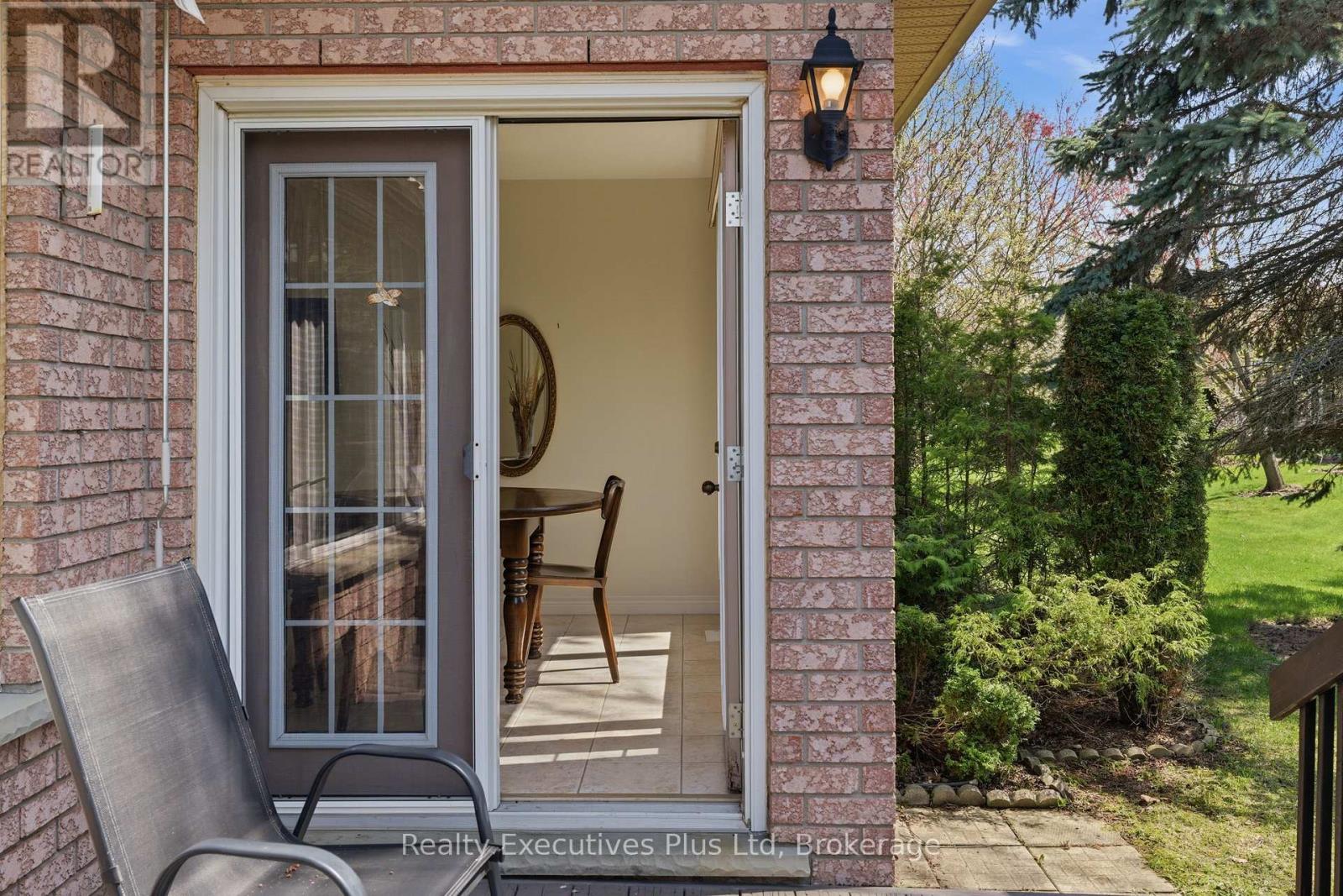 95 BASSWOOD DRIVE - 16