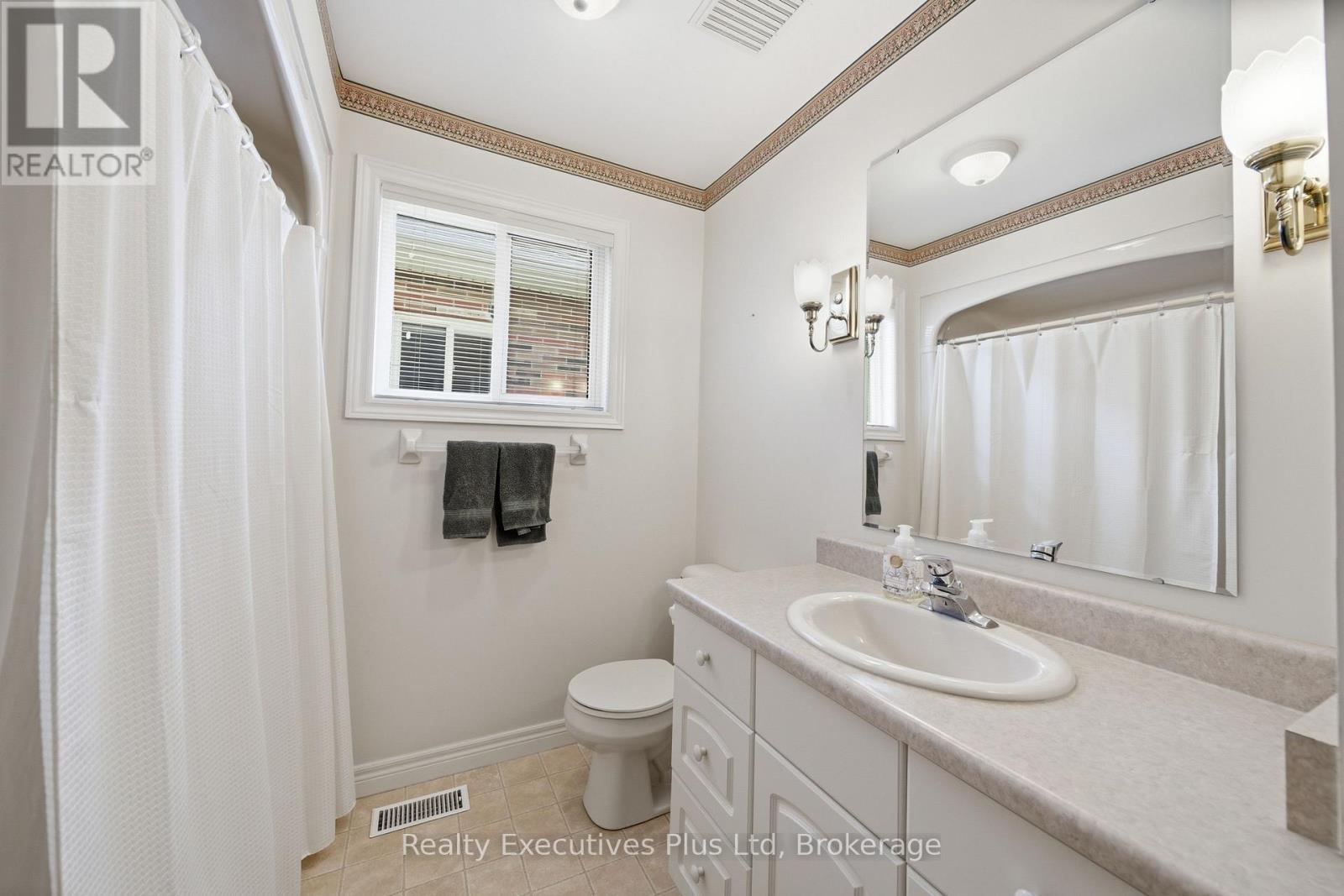 95 BASSWOOD DRIVE - 23