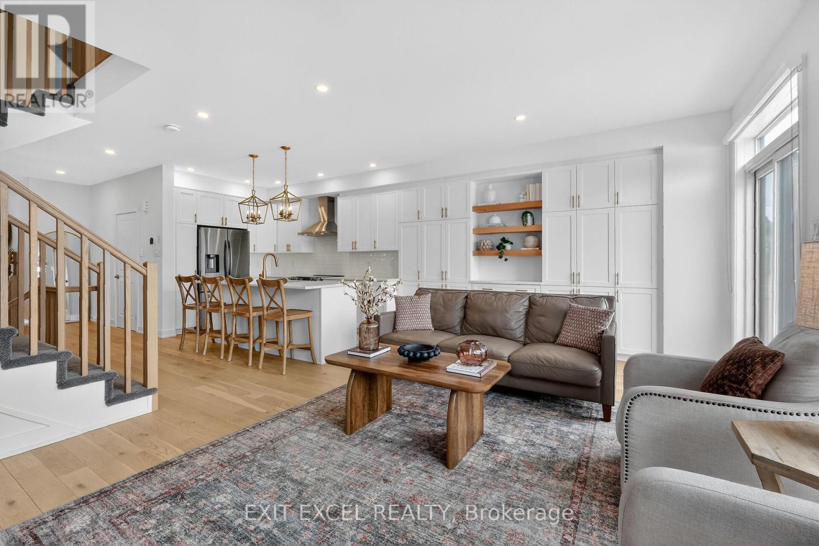 Living Room / Kitchen
