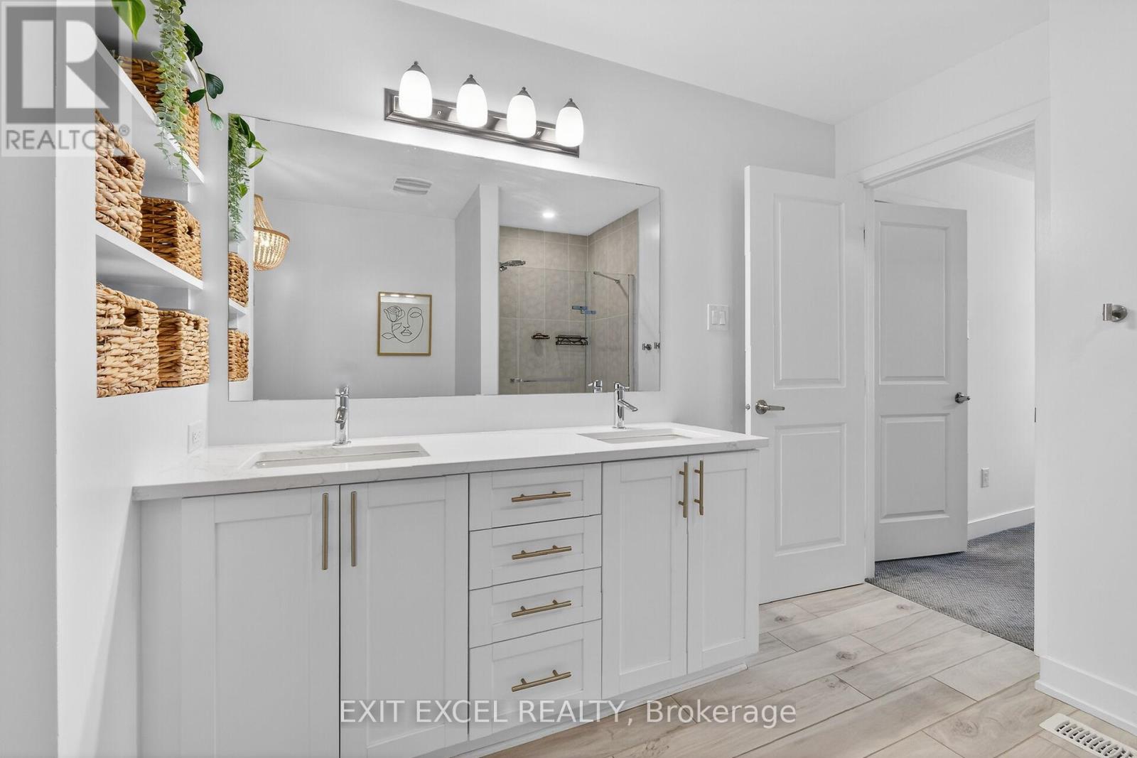 Primary 5 Piece Ensuite