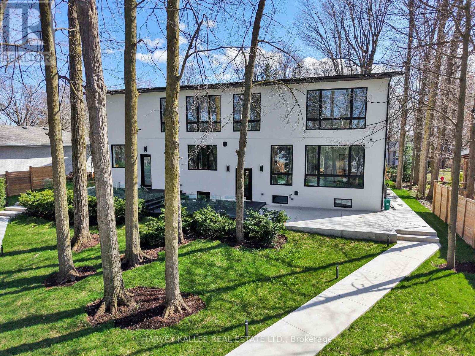 193 BEECHWOOD CRESCENT - 48