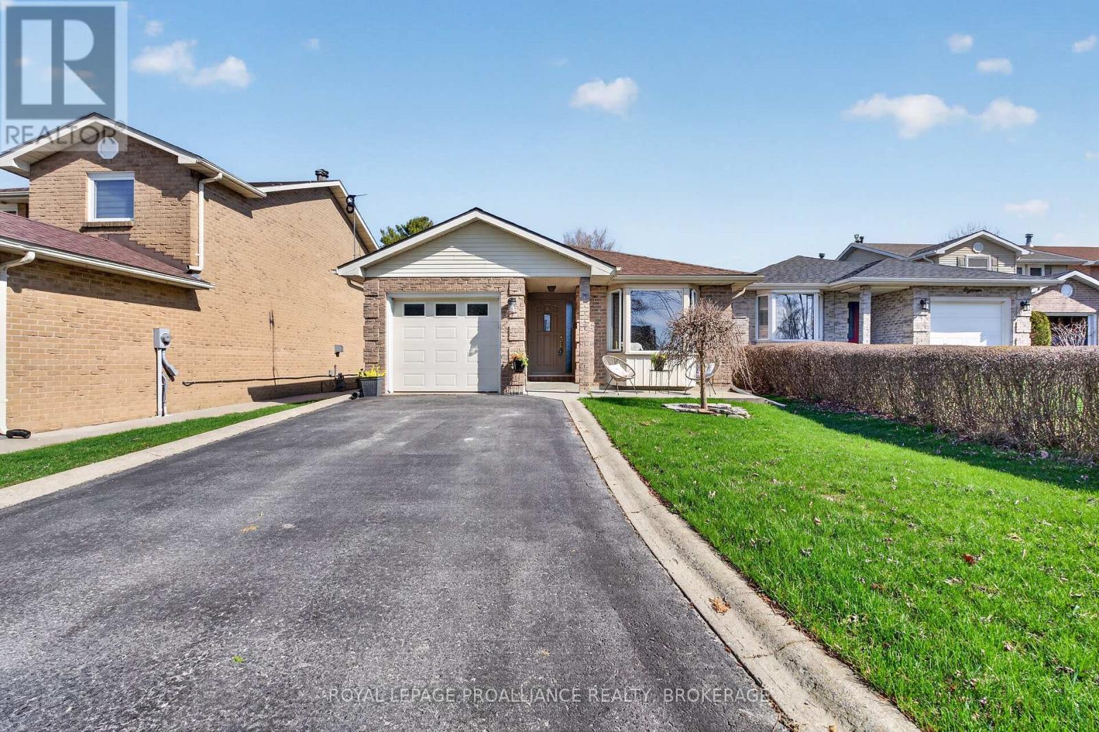 16 GRENADIER DRIVE - Image 3