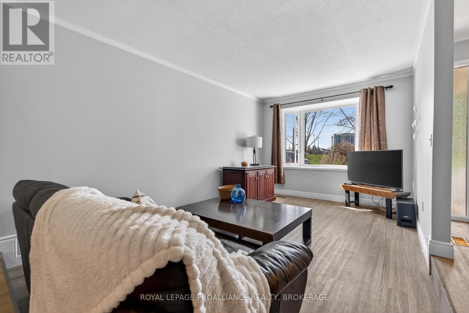 16 GRENADIER DRIVE - 9