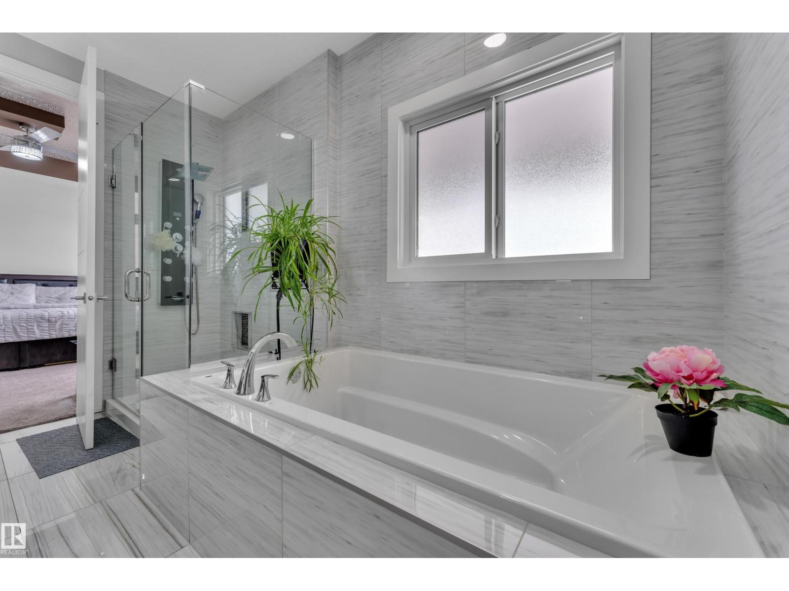 1404 25 ST NW, Edmonton