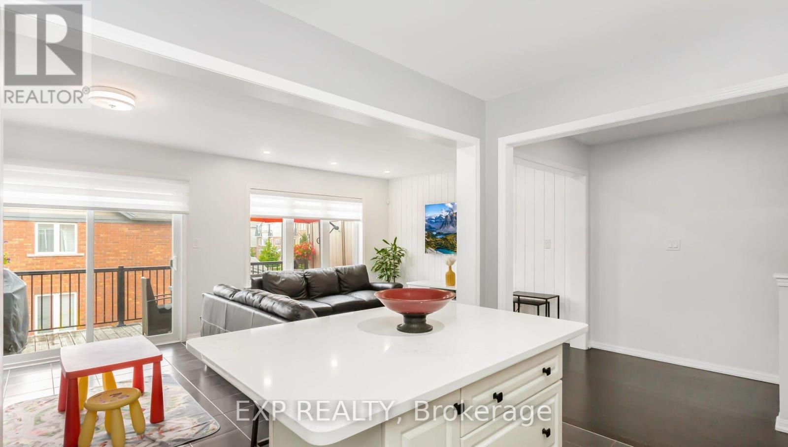 102 BLEASDALE AVENUE - 10