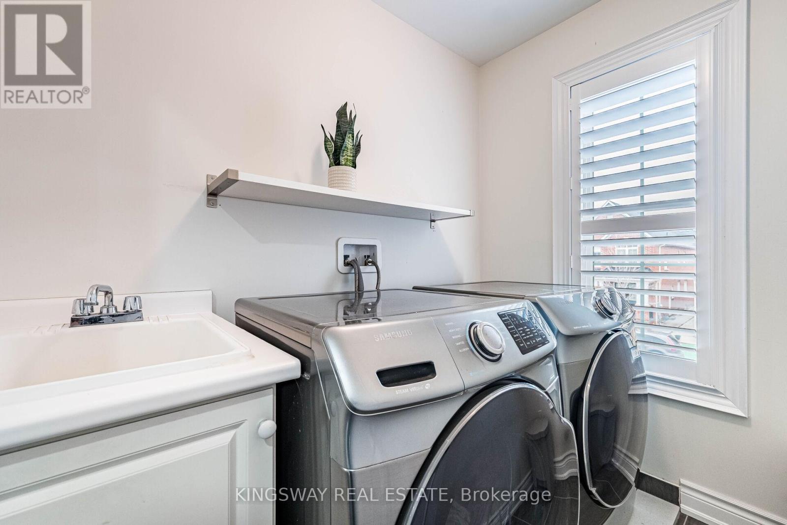 41 ARGELIA CRESCENT - 38