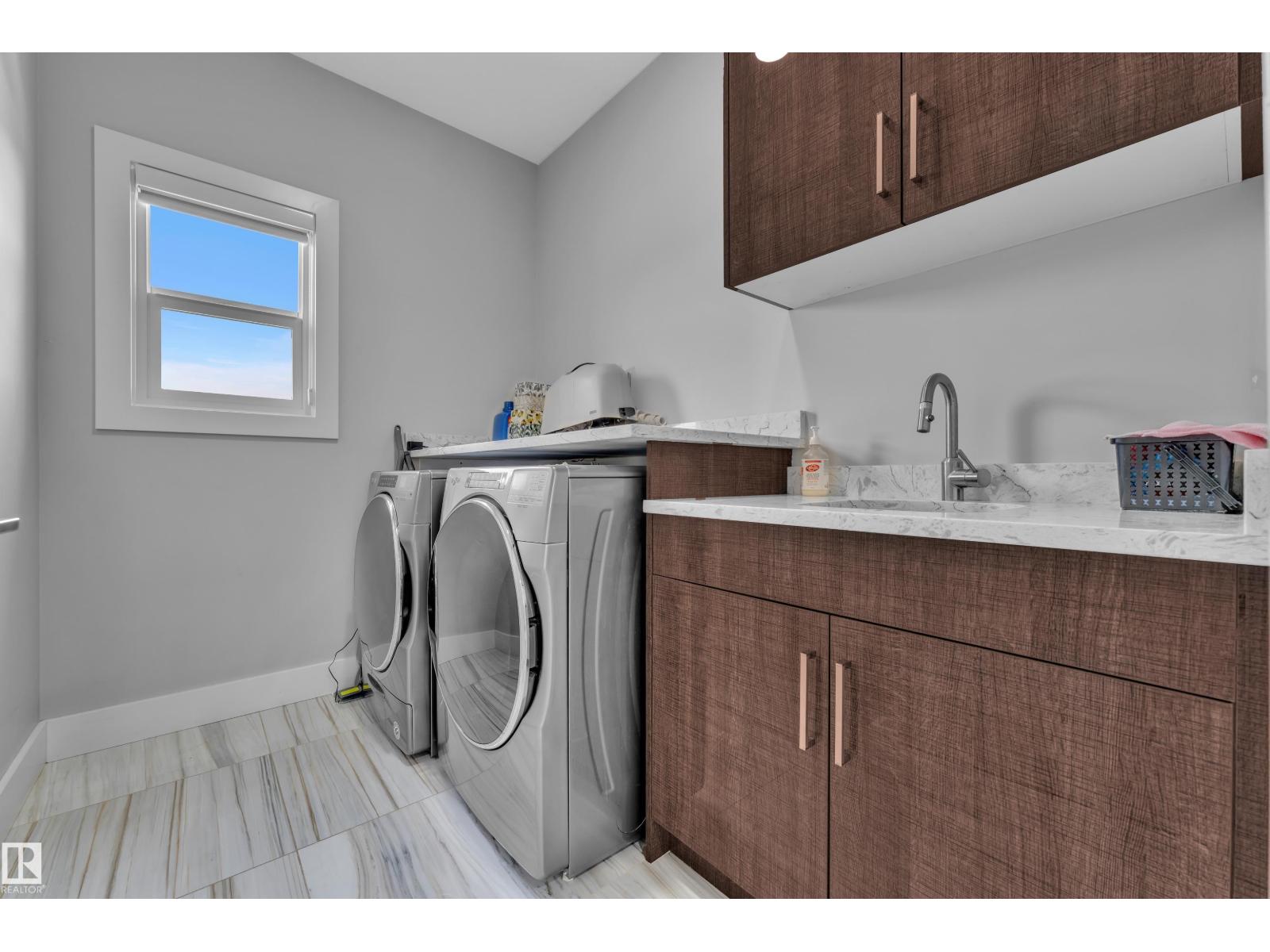 1404 25 ST NW, Edmonton