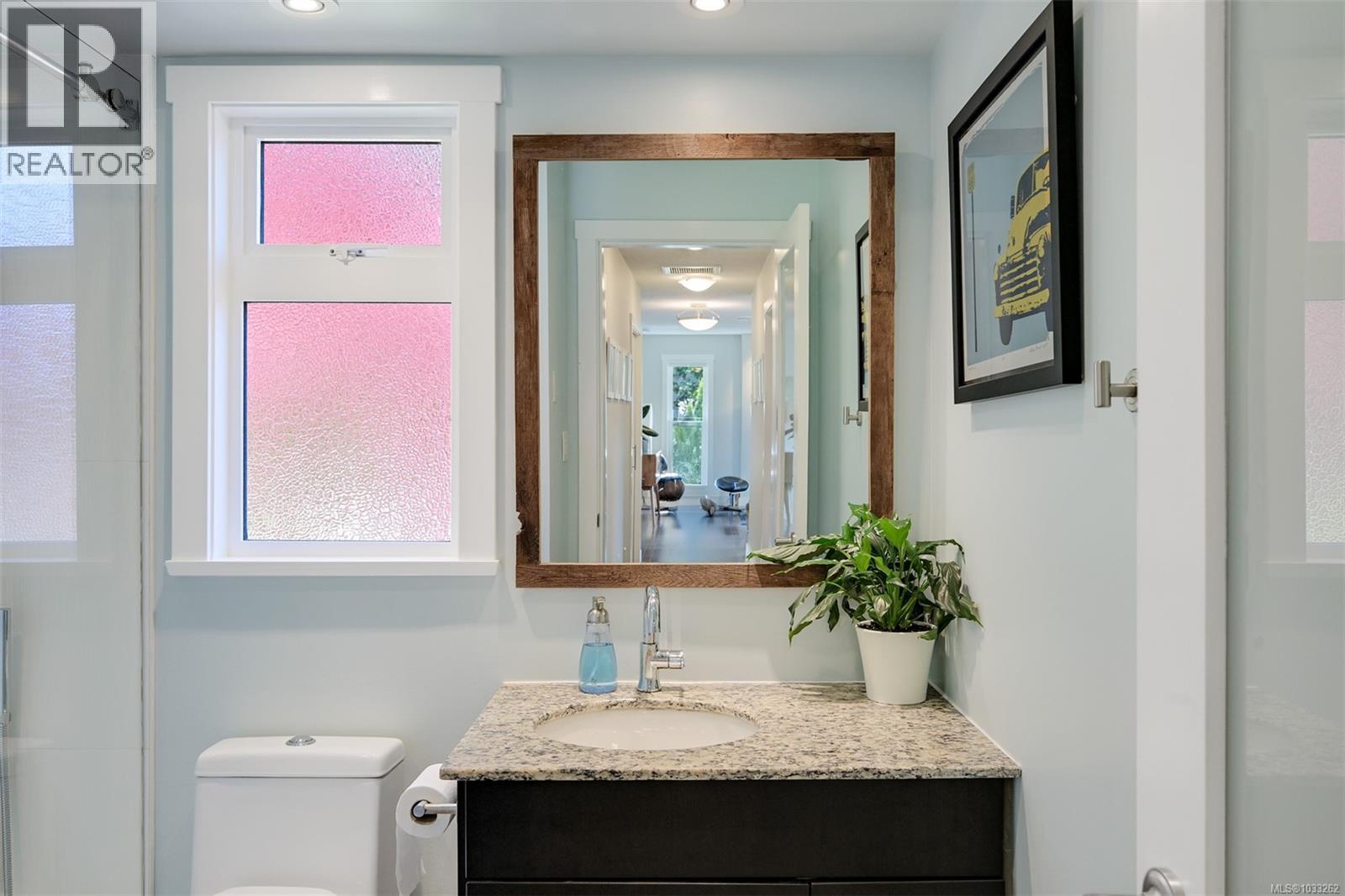  774 Destrube Place, Saanich