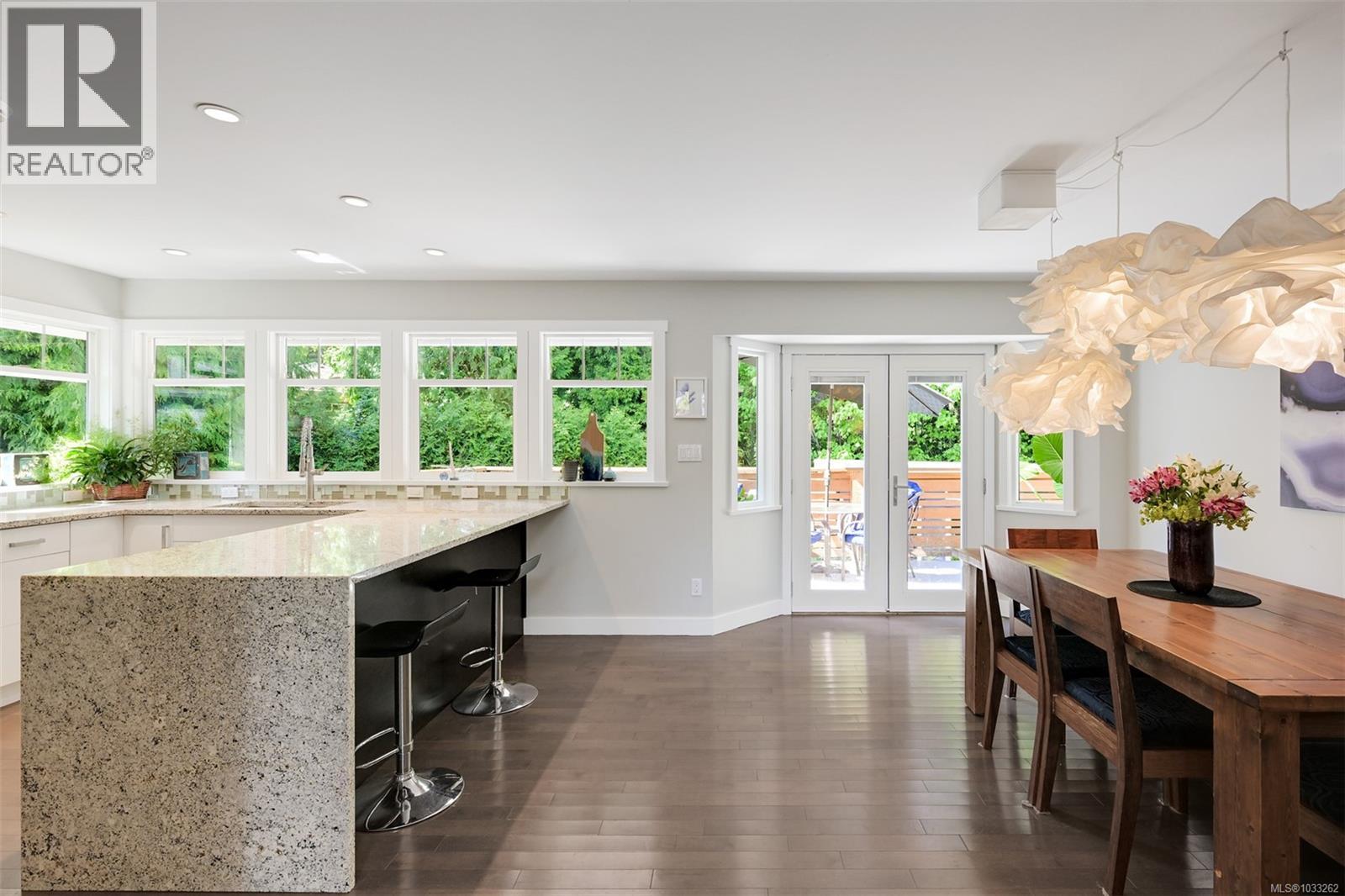  774 Destrube Place, Saanich