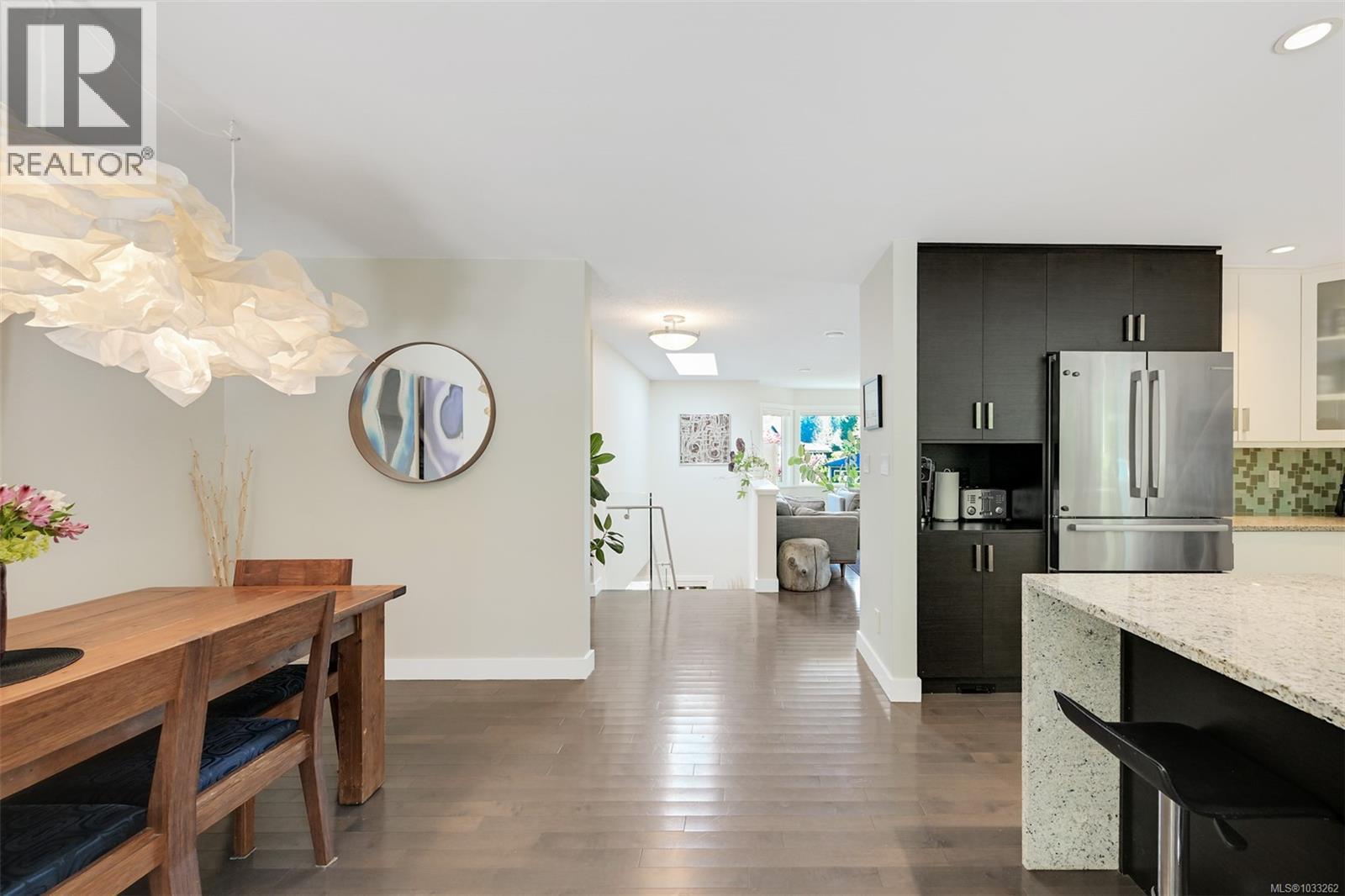  774 Destrube Place, Saanich