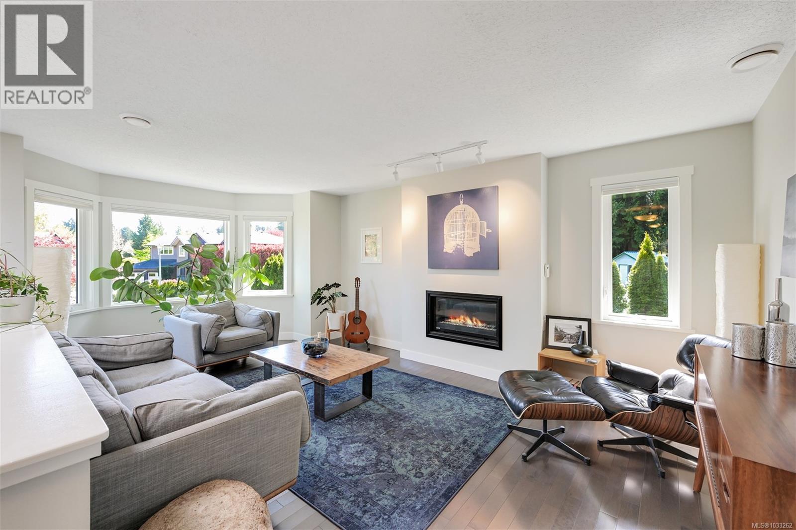  774 Destrube Place, Saanich