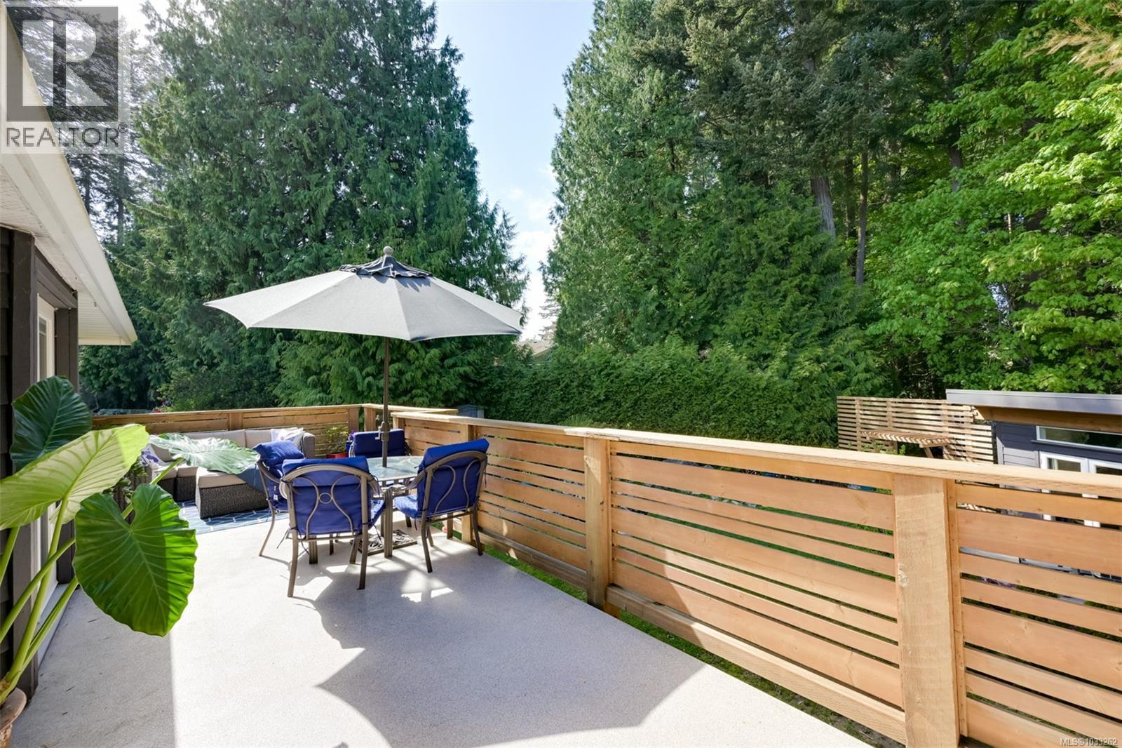  774 Destrube Place, Saanich