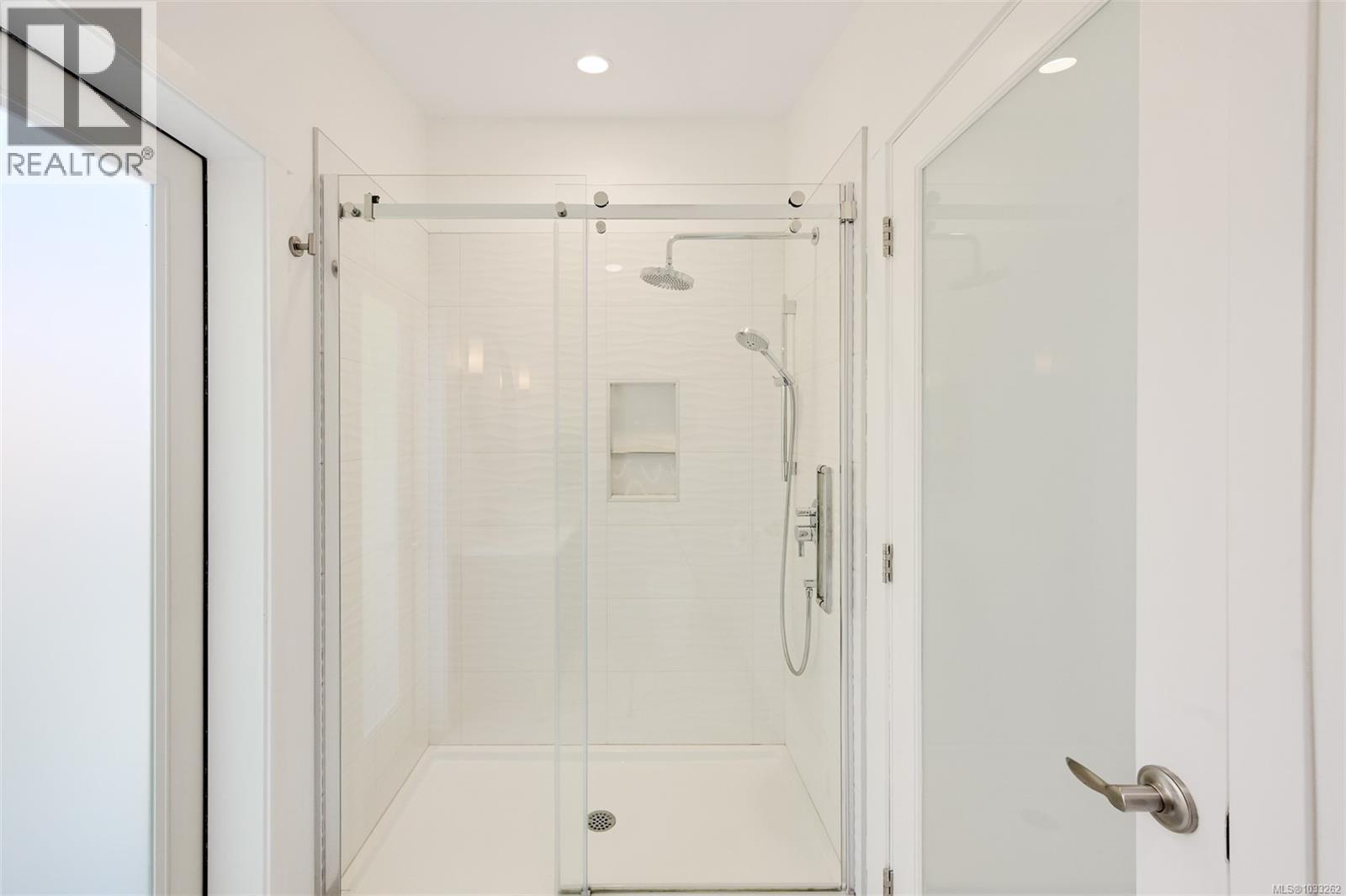  774 Destrube Place, Saanich