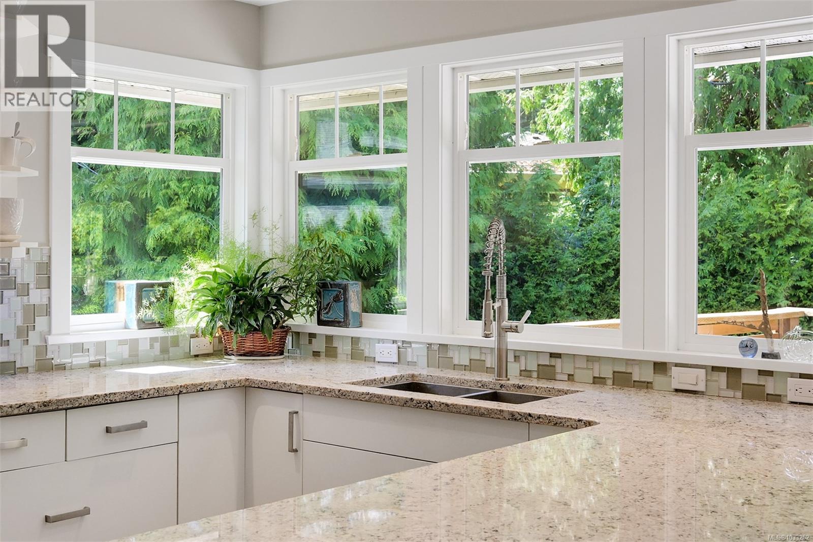  774 Destrube Place, Saanich