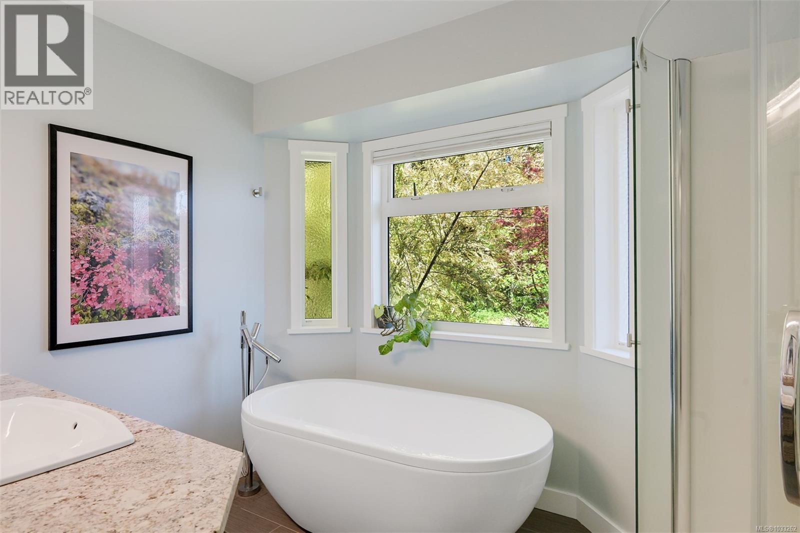  774 Destrube Place, Saanich