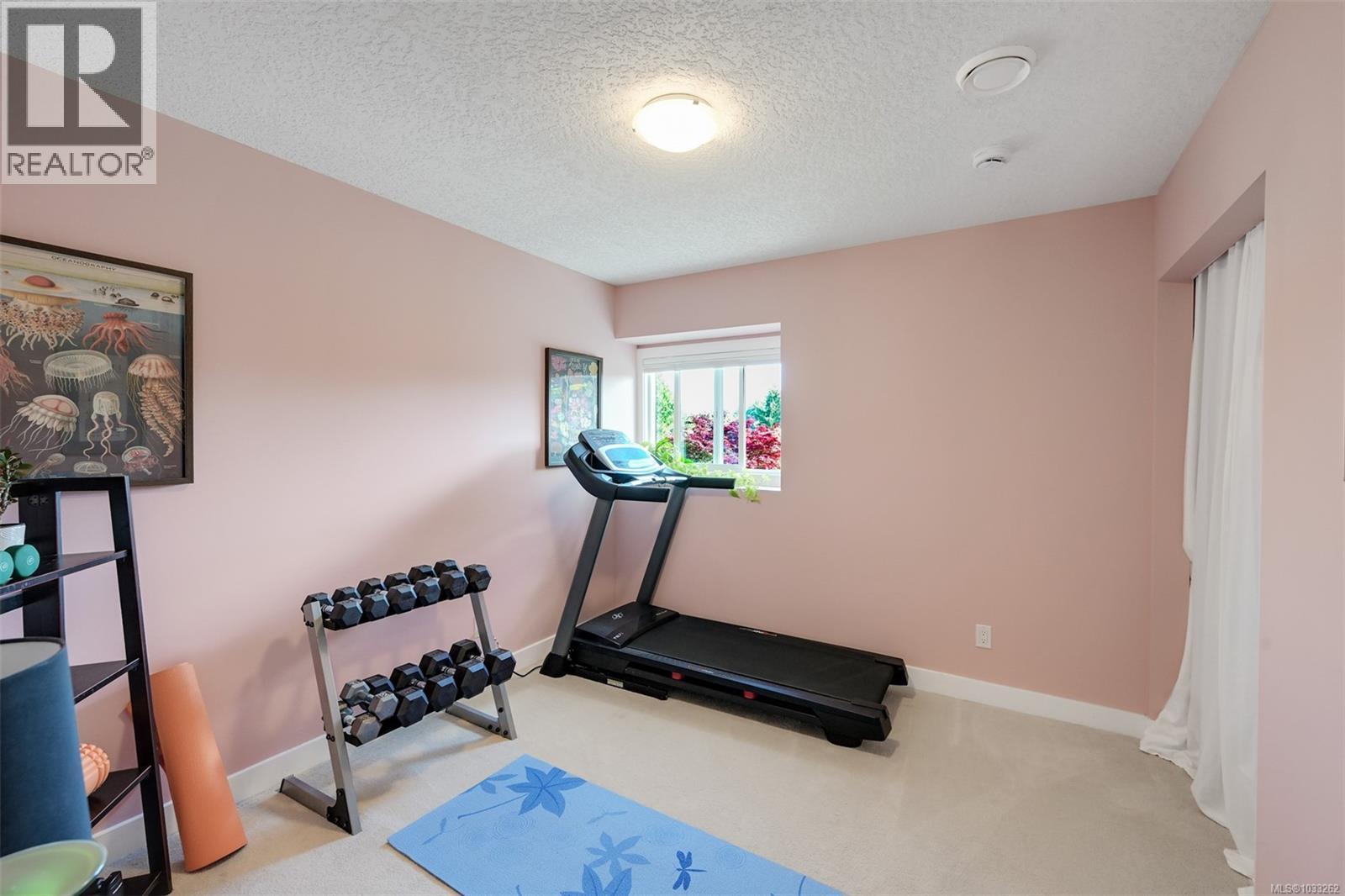  774 Destrube Place, Saanich