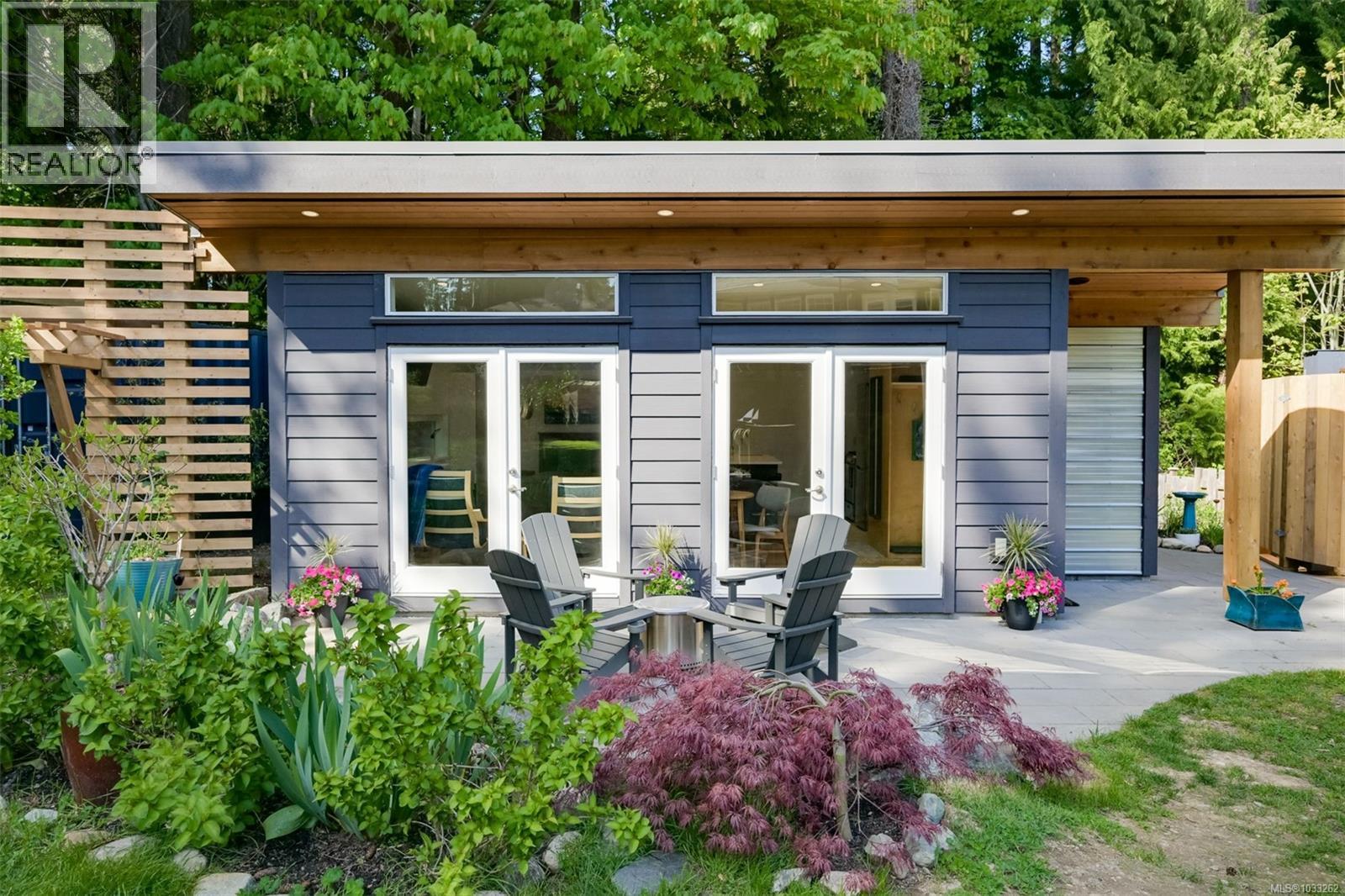  774 Destrube Place, Saanich