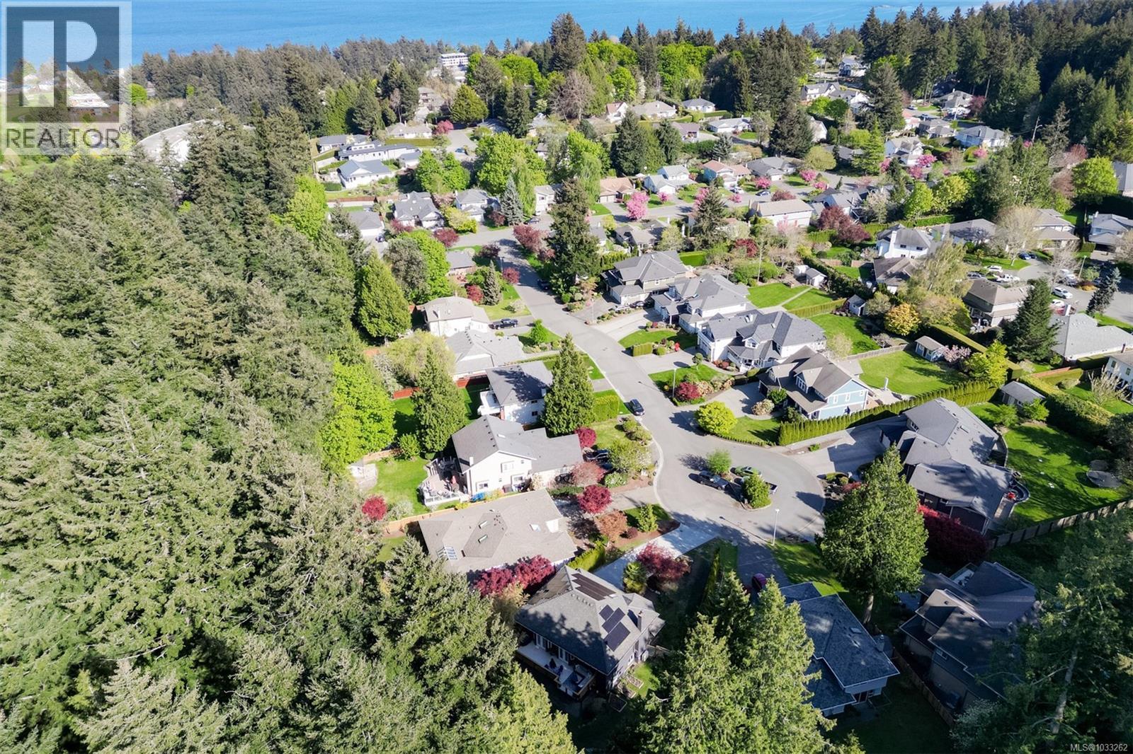  774 Destrube Place, Saanich