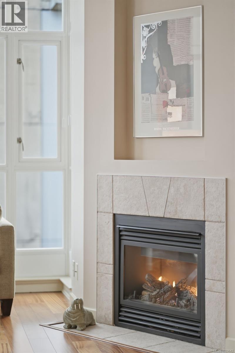 609 827 Fairfield Road, Victoria