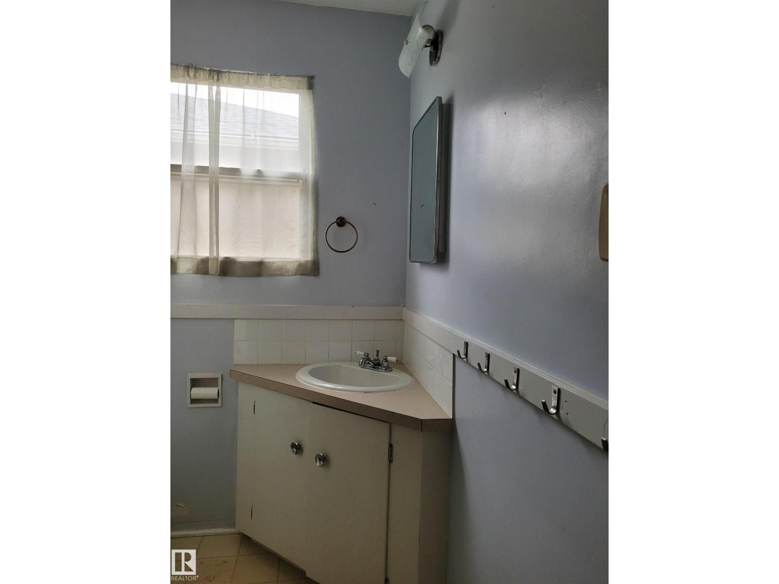 14416 110A AV NW, Edmonton