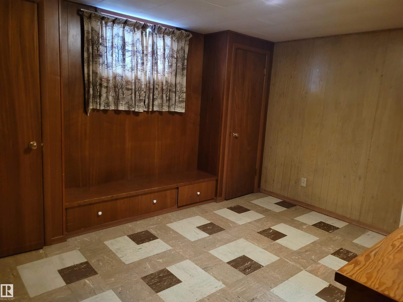 14416 110A AV NW, Edmonton