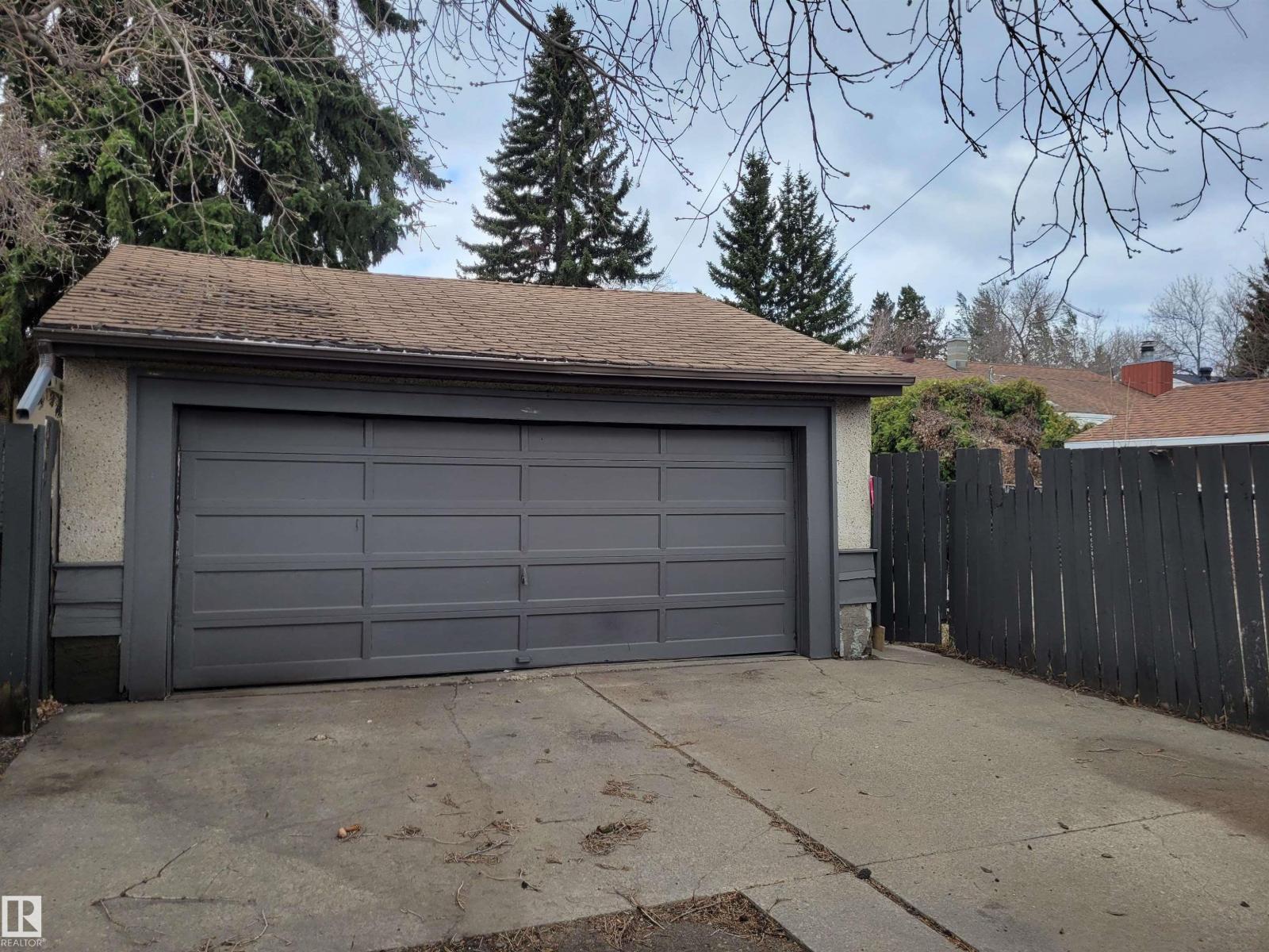 14416 110A AV NW, Edmonton