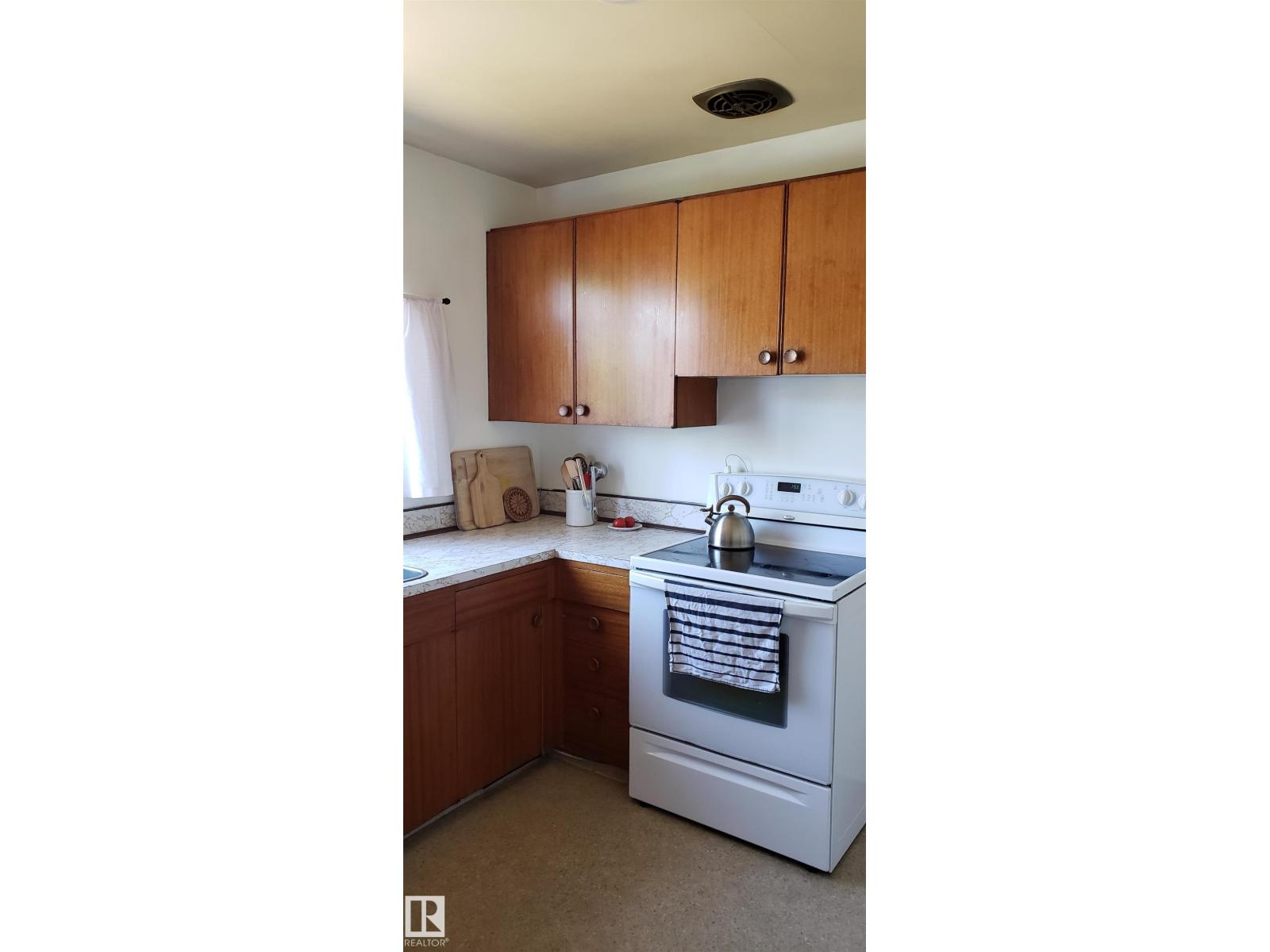 14416 110A AV NW, Edmonton