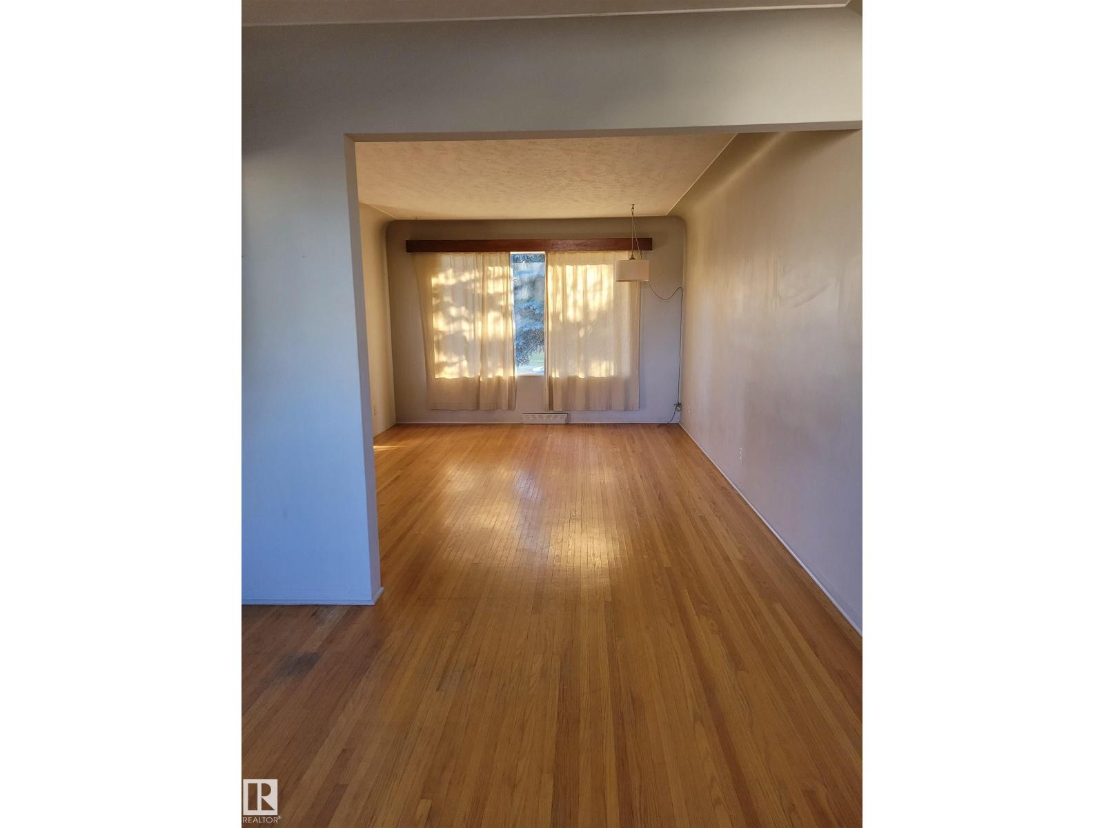 14416 110A AV NW, Edmonton