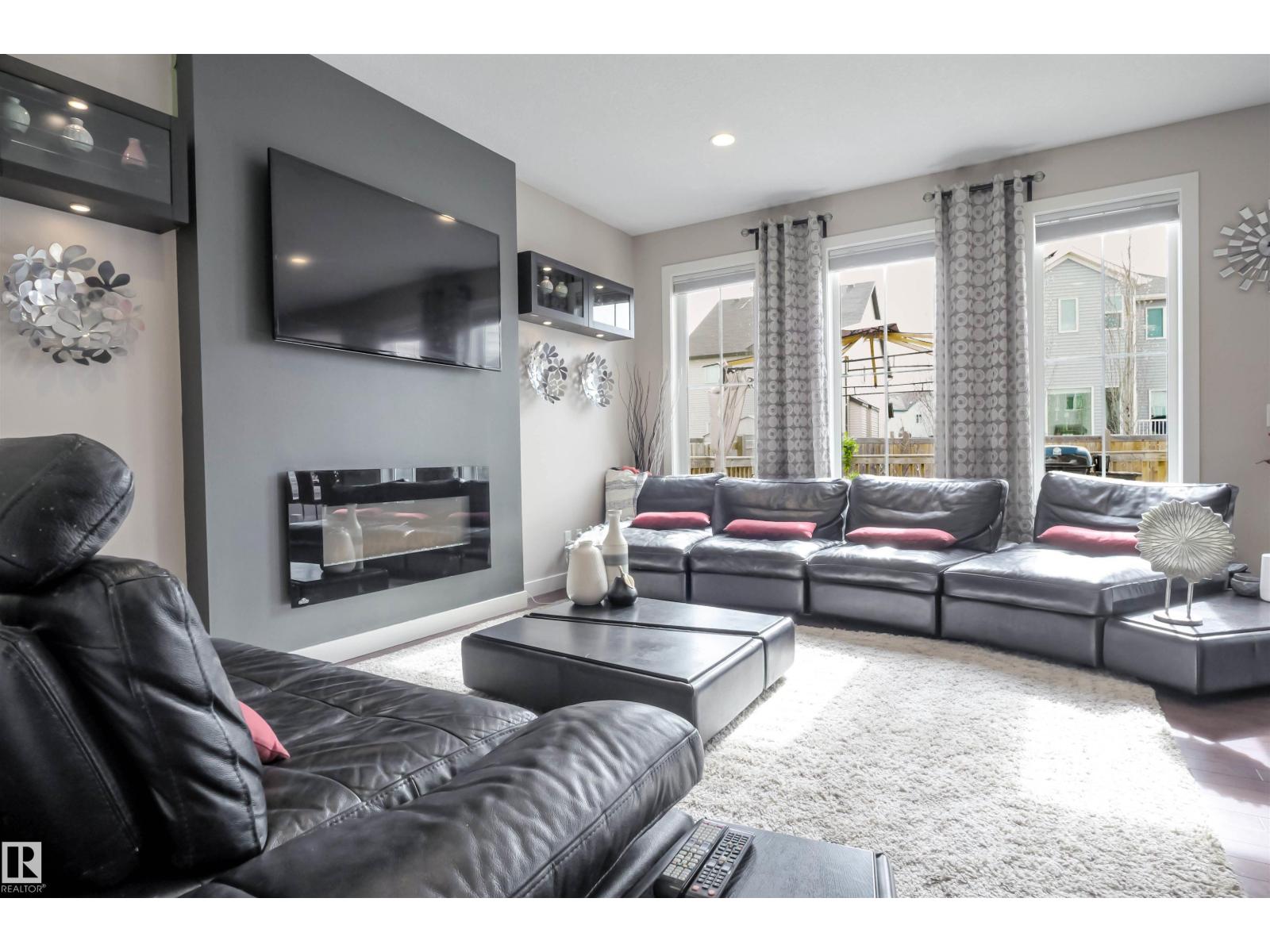 1728 53 ST SW, Edmonton