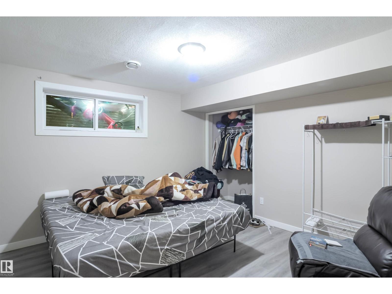 1728 53 ST SW, Edmonton